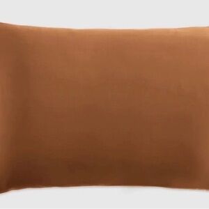 NWOT Quince Silk Queen Pillowcases in Terracotta are